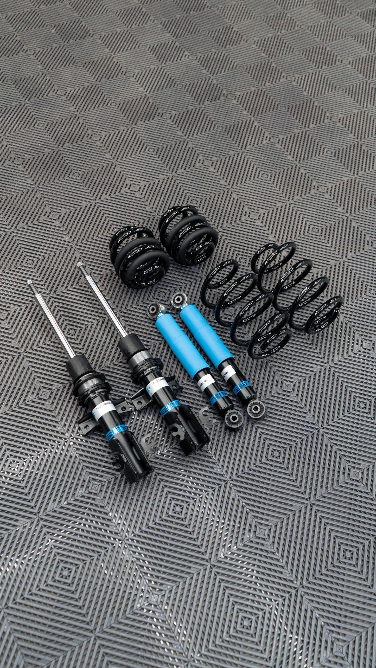 Bilstein B14 Comfort Kit (47-309395) for VW Transporters (T5/T6 T32)