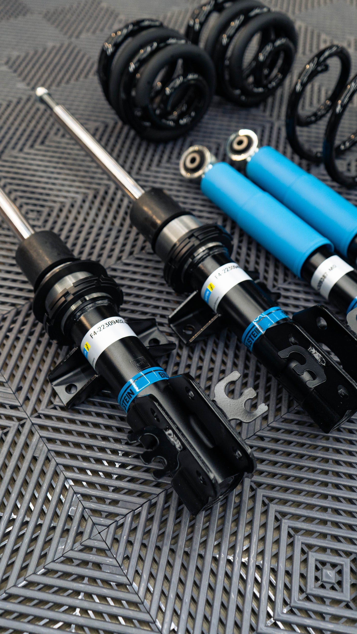 Bilstein B14 Comfort Kit (47-309395) for VW Transporters (T5/T6 T32)